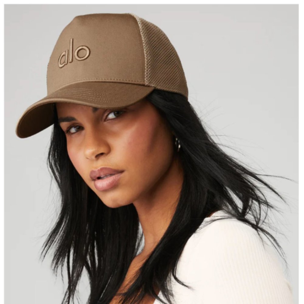 NWT ALO Yoga DISTRICT TRUCKER HAT